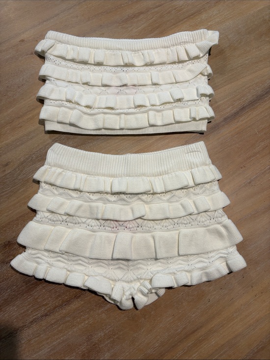 Edikted Pants - Edikted Cream Ruffled Knit Shorts Set